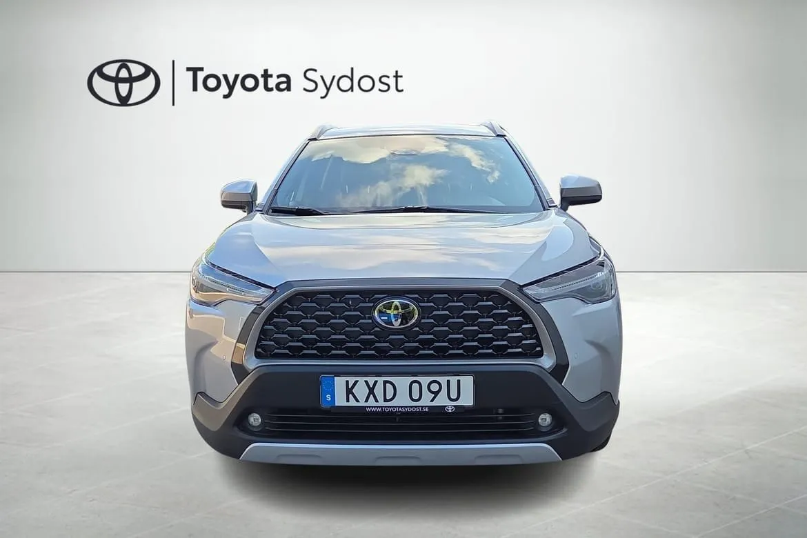 Vehicle image 2