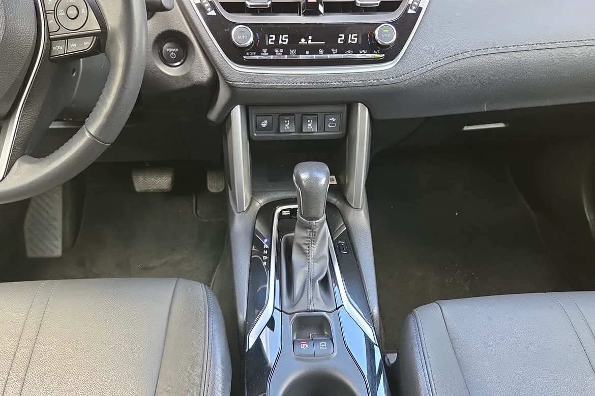 Vehicle image 16