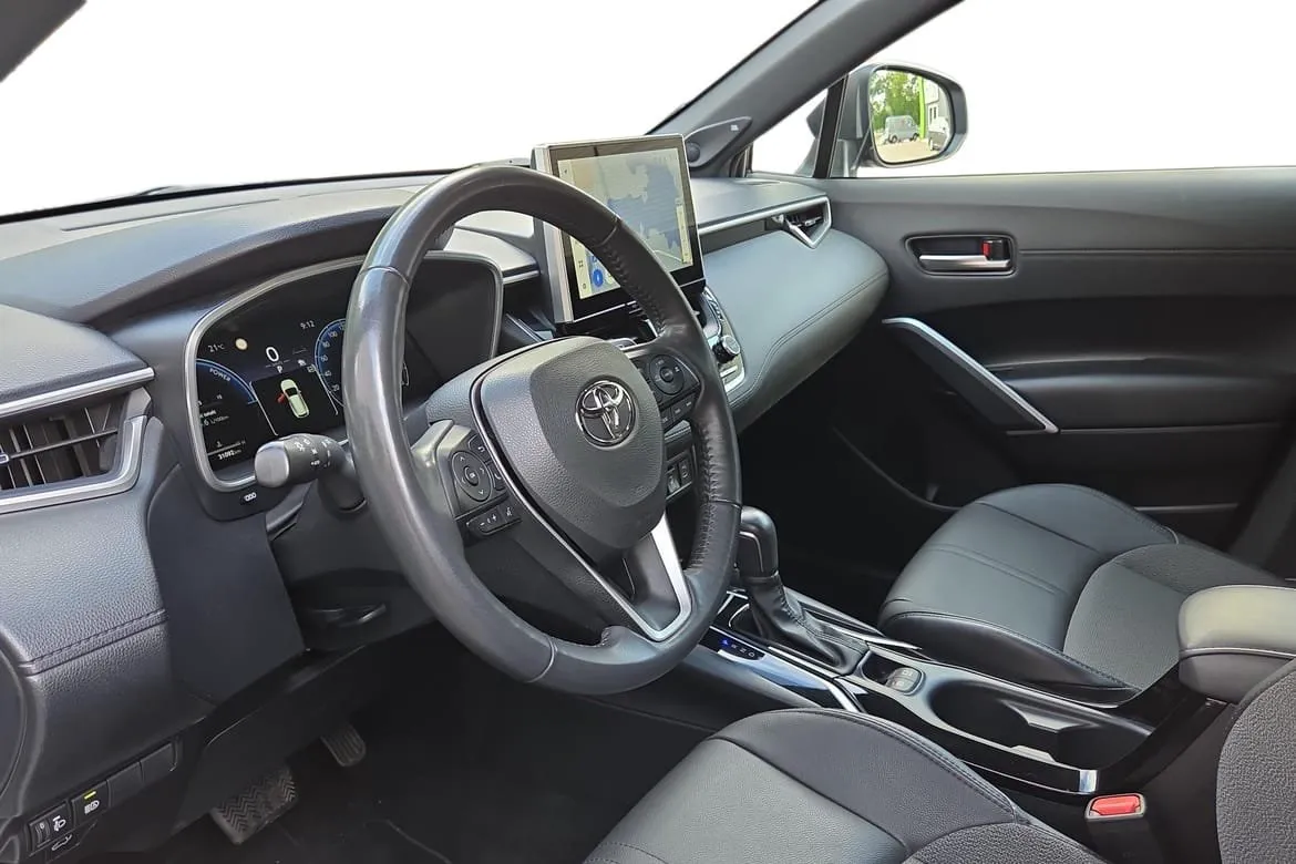 Vehicle image 9