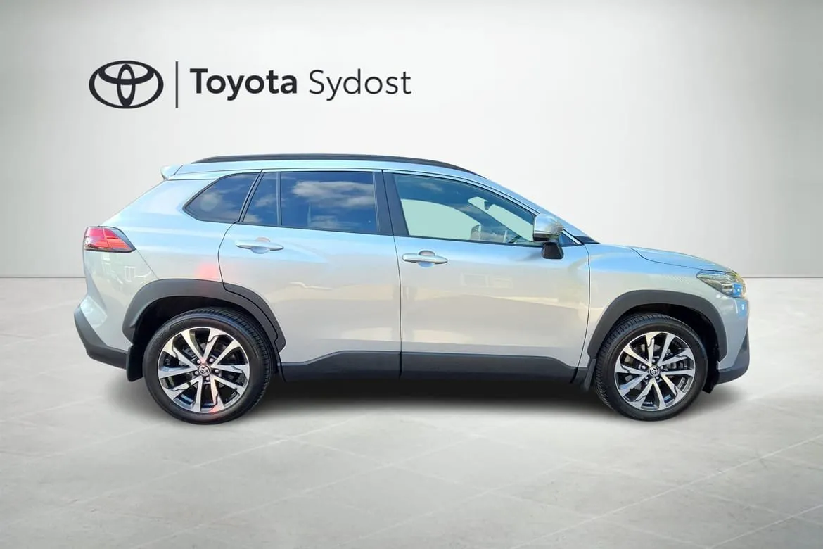 Vehicle image 7