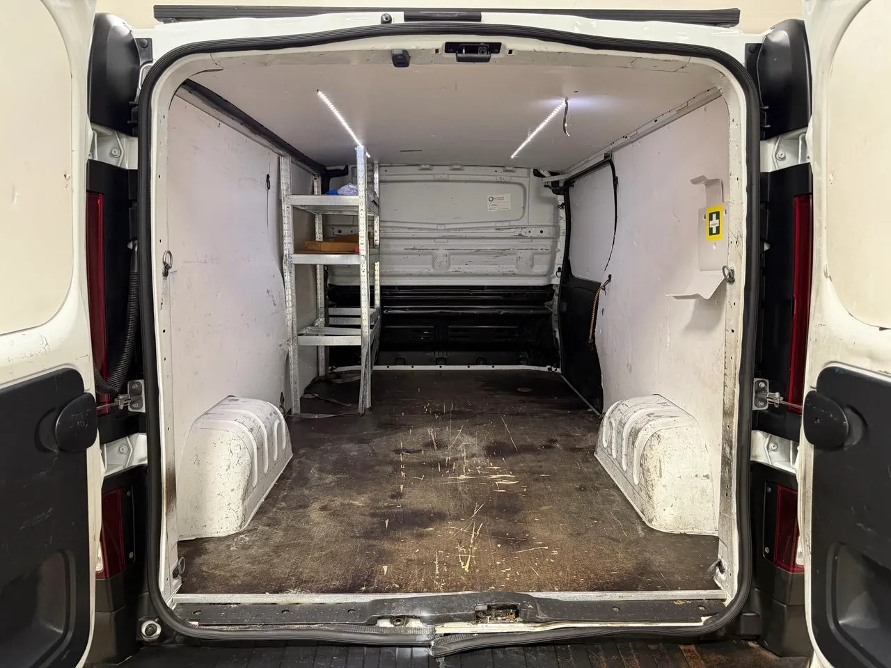 Vehicle image 20