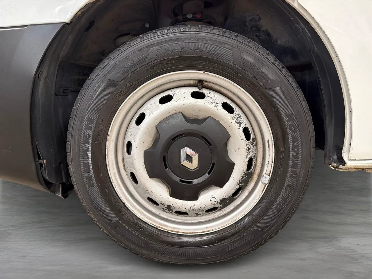 Vehicle image 21