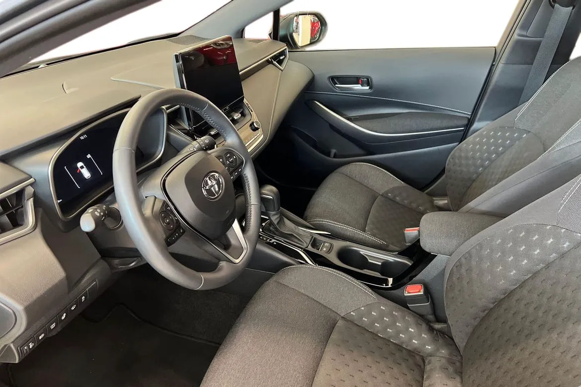 Vehicle image 13