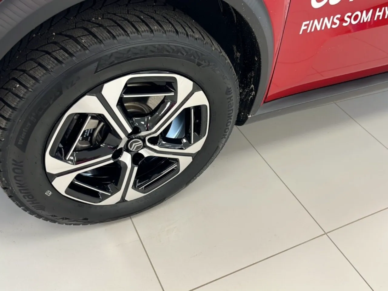 Vehicle image 14