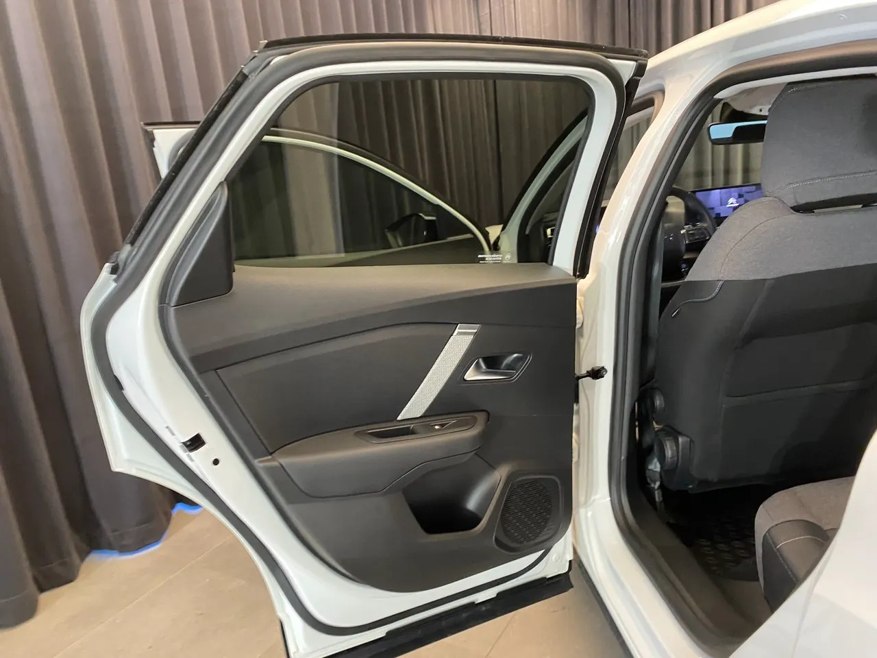 Vehicle image 31