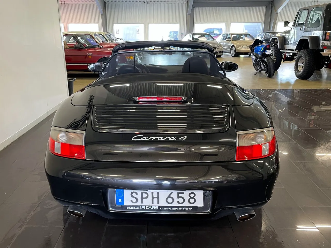 Vehicle image 4