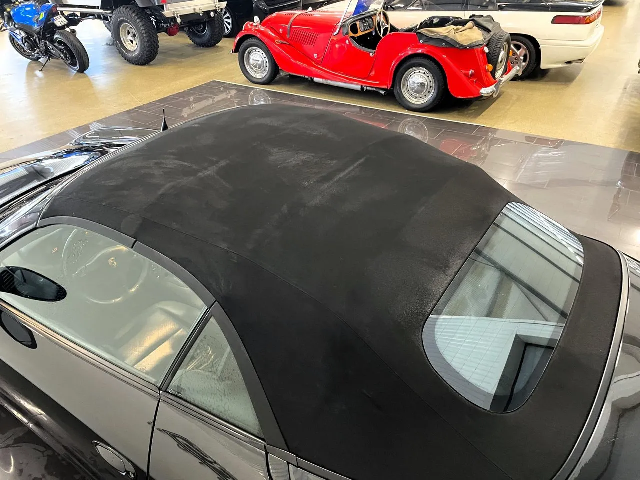 Vehicle image 18