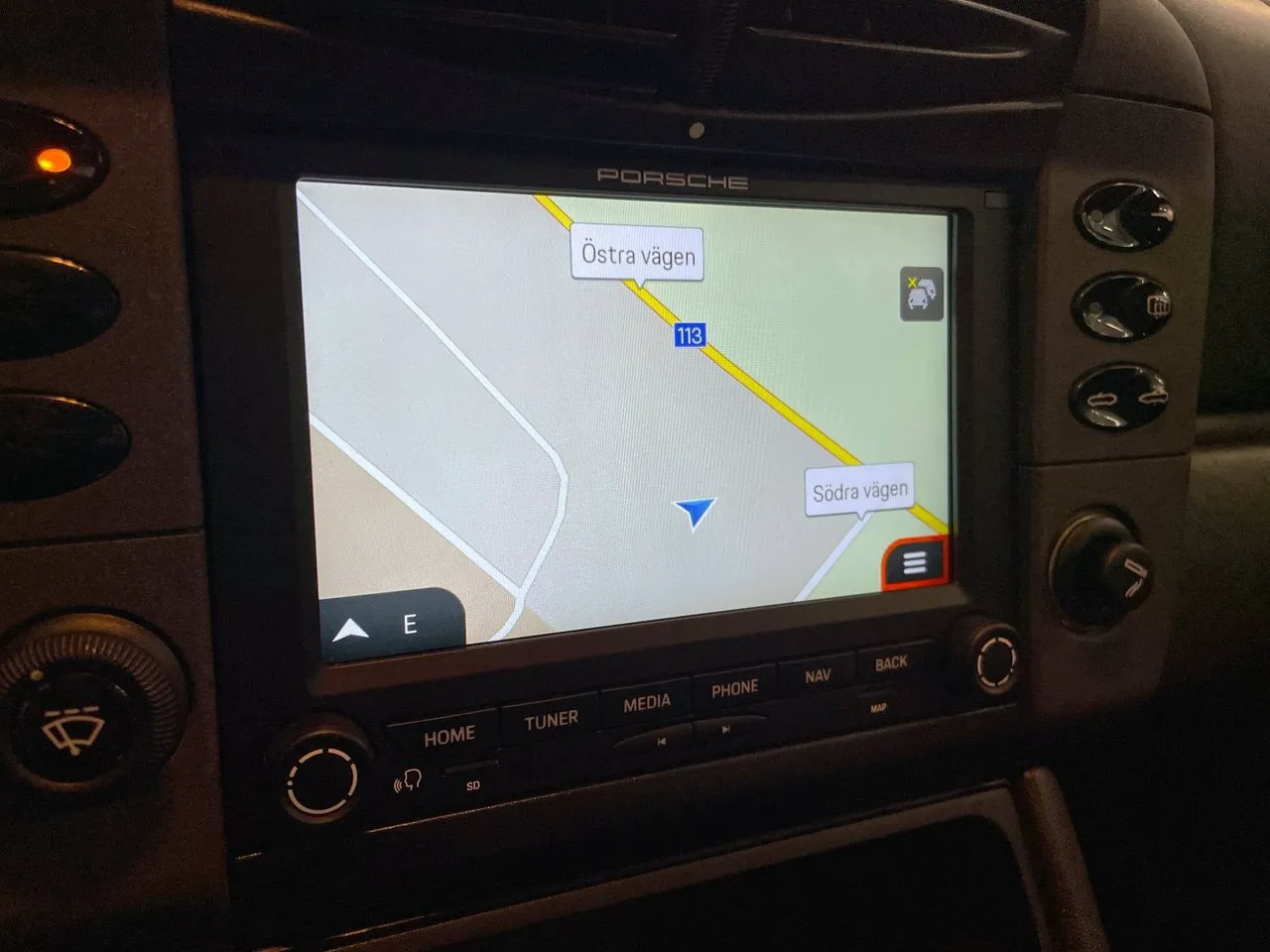 Vehicle image 14