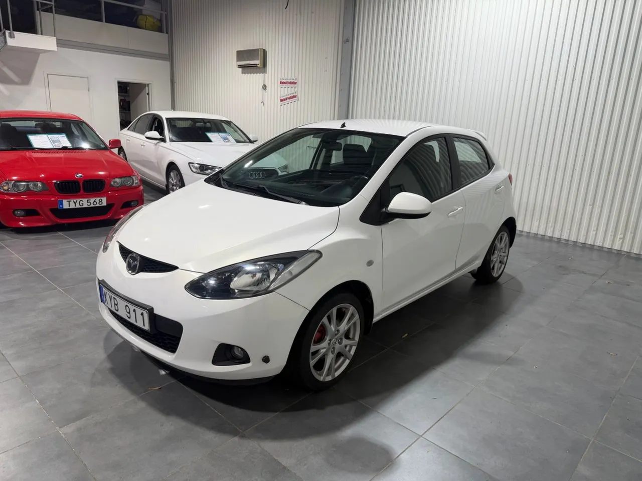 Vehicle image 4