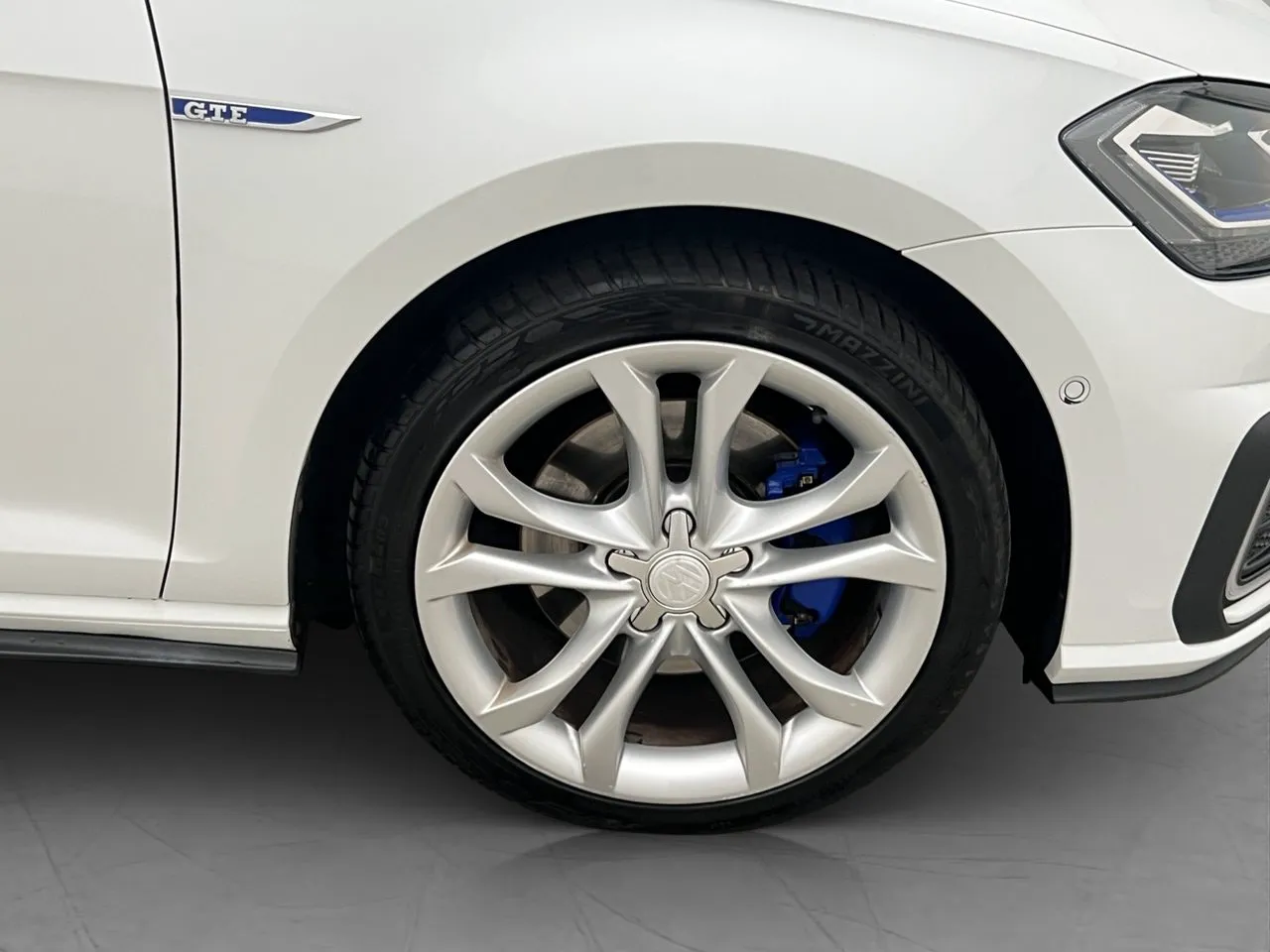 Vehicle image 30