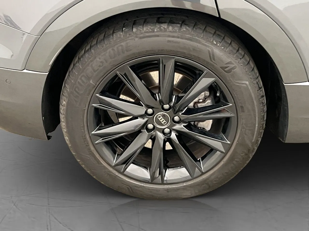 Vehicle image 35