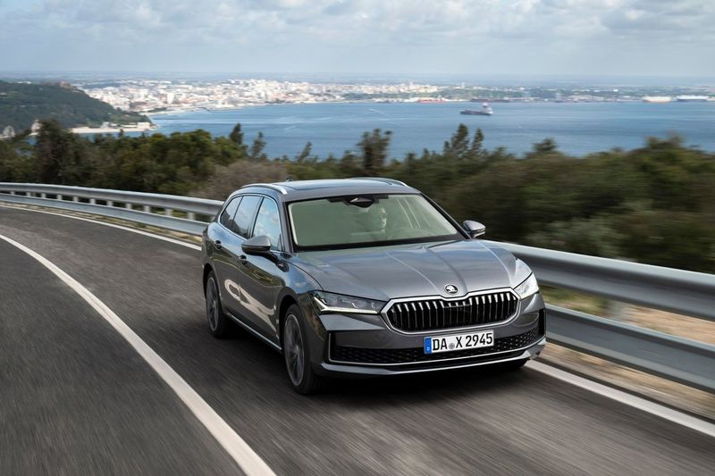 Skoda Superb bild 3
