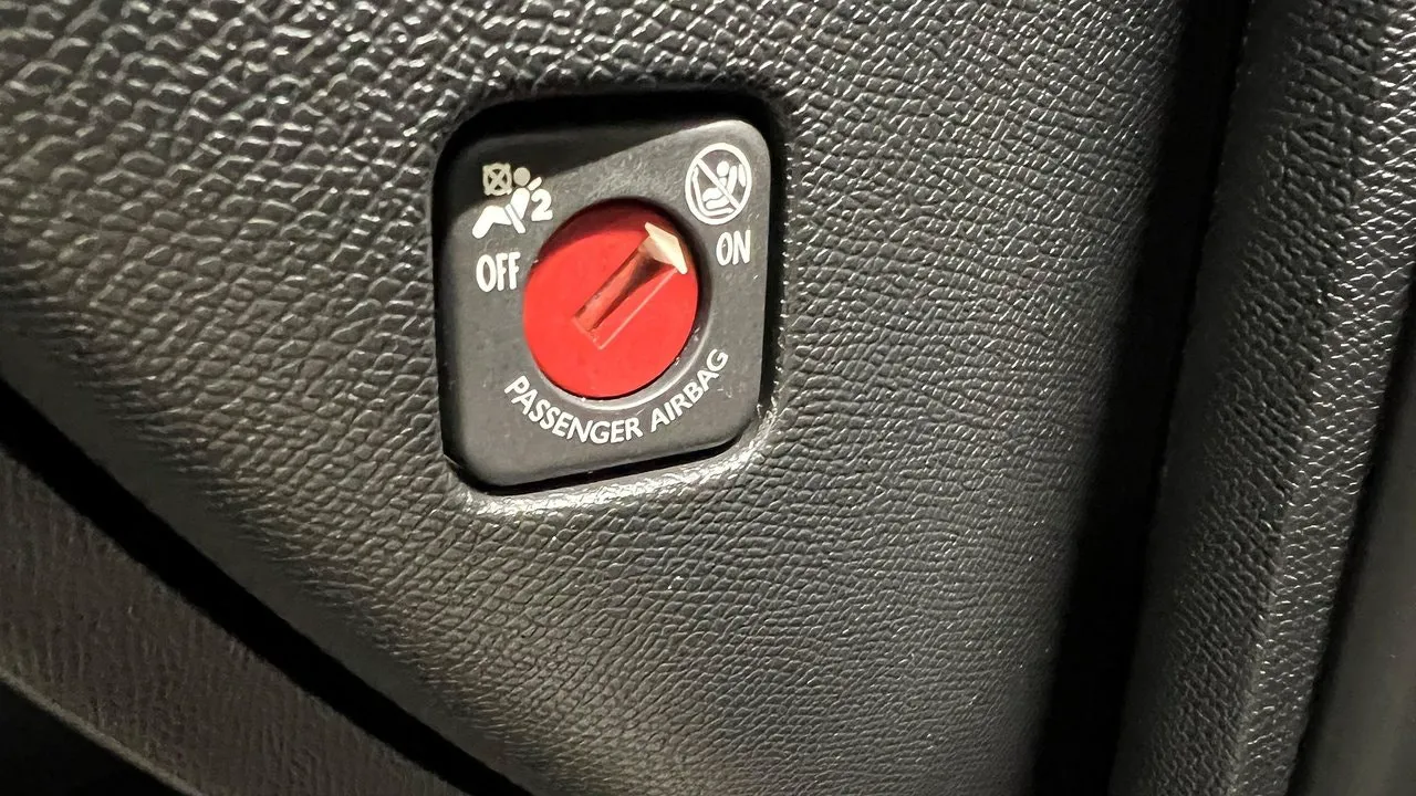 Vehicle image 20