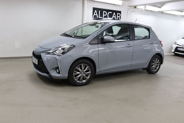 Toyota Yaris HYBRID ACTIVE 9700 MIL V-HJUL NYSERVAD - 2019