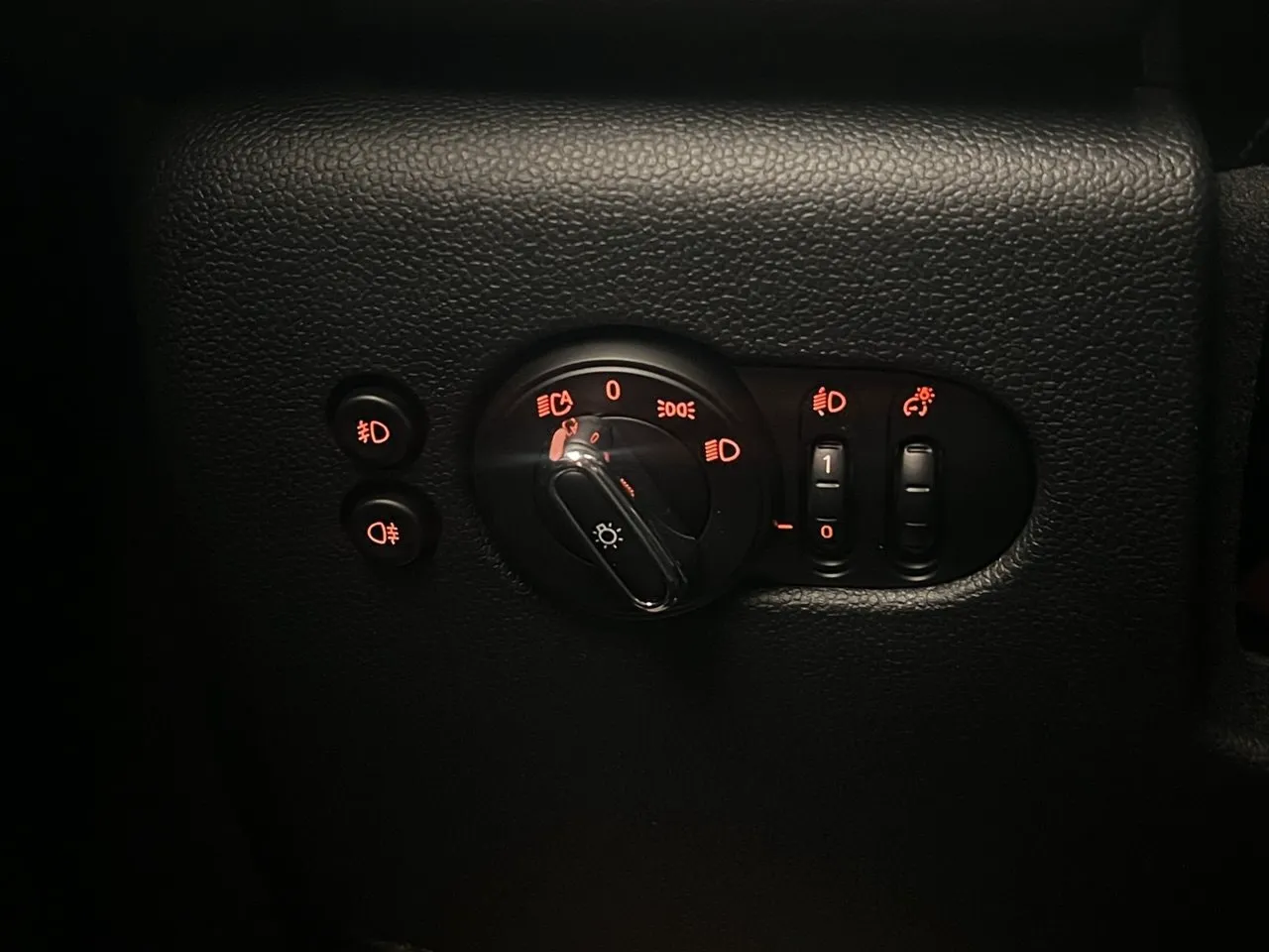 Vehicle image 24