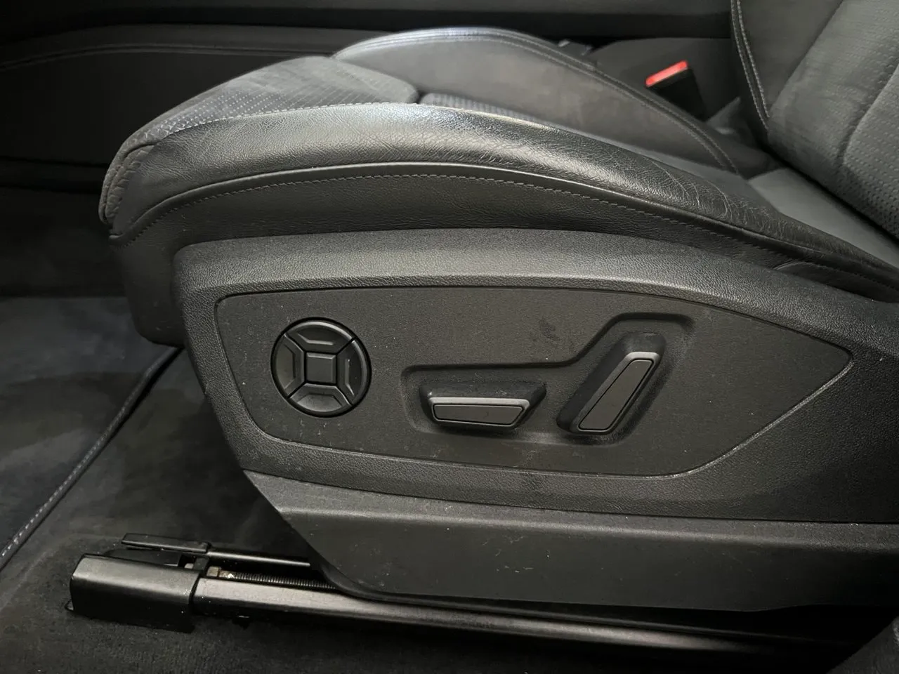 Vehicle image 31