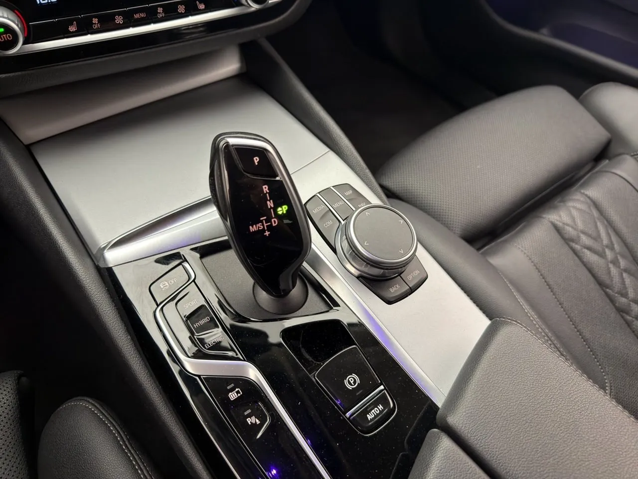 Vehicle image 24