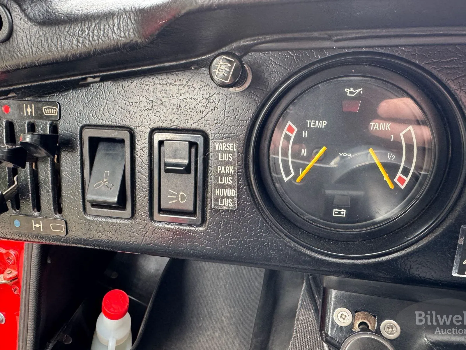 Vehicle image 28
