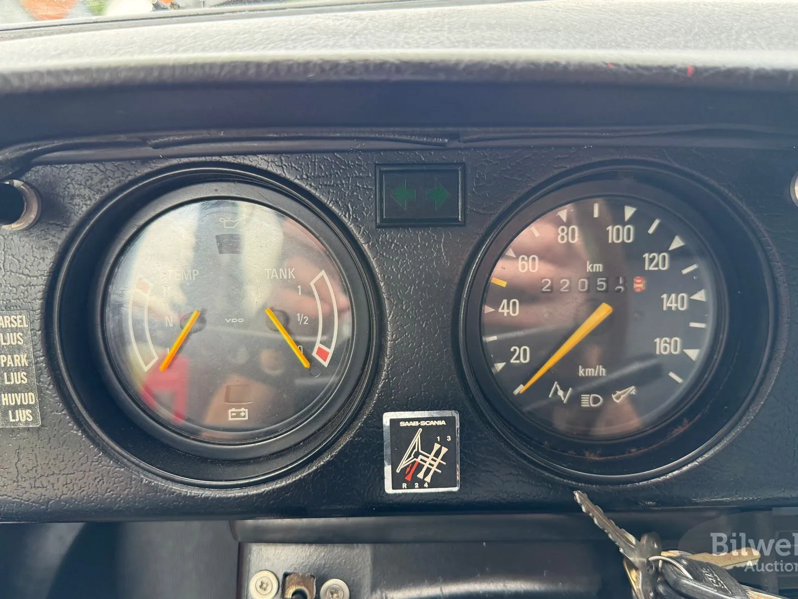 Vehicle image 30