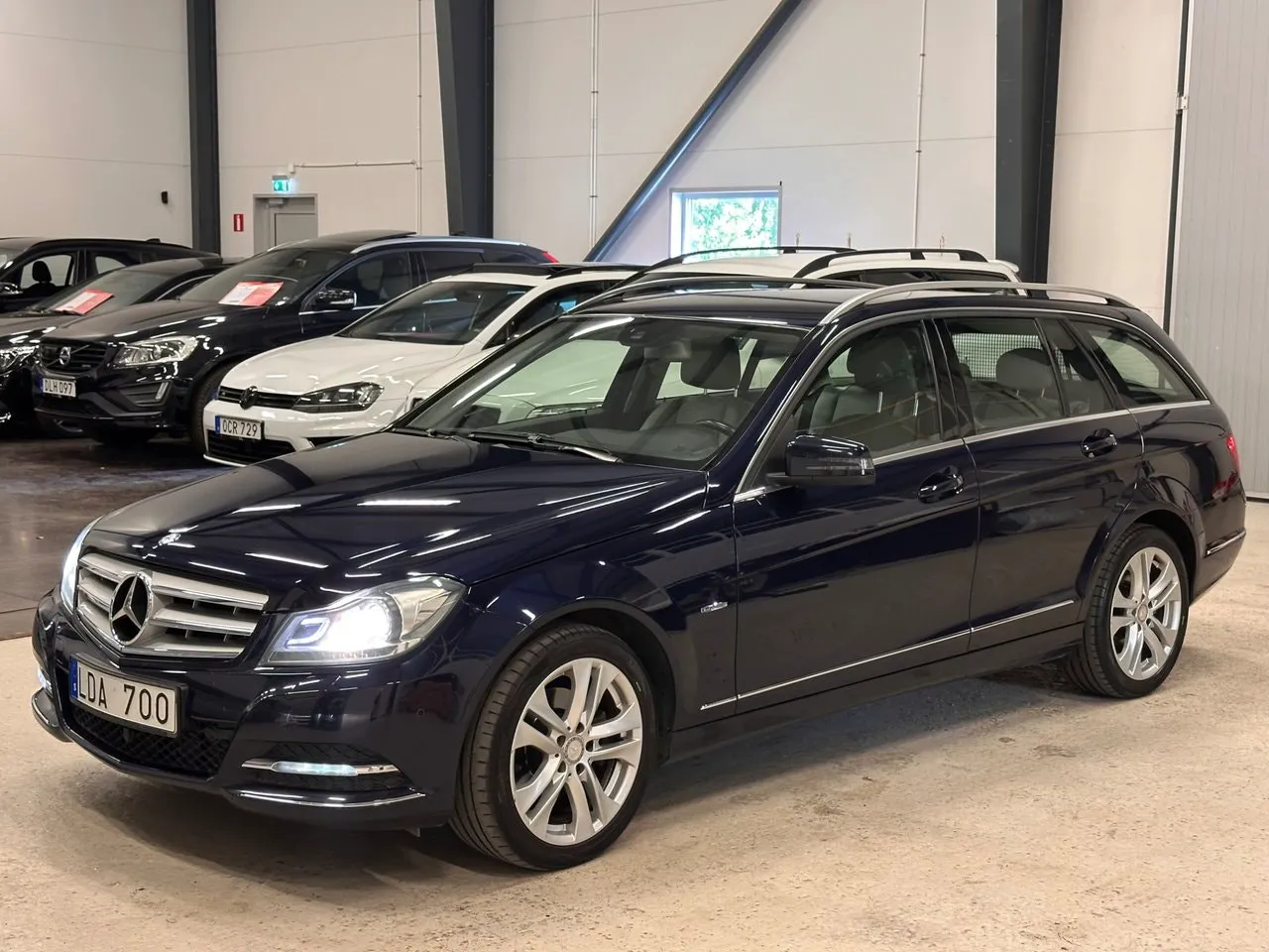Vehicle image 6