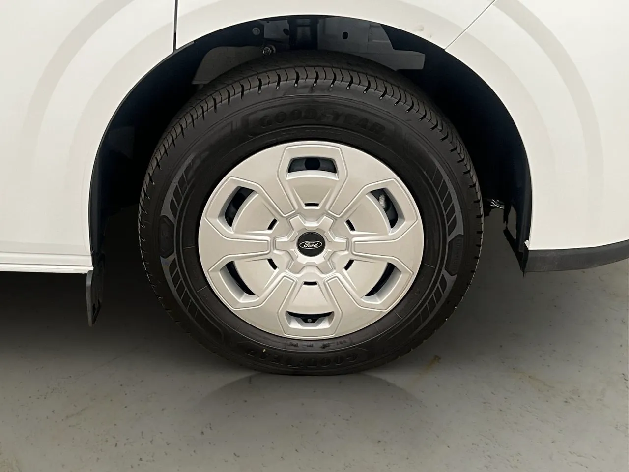 Vehicle image 33