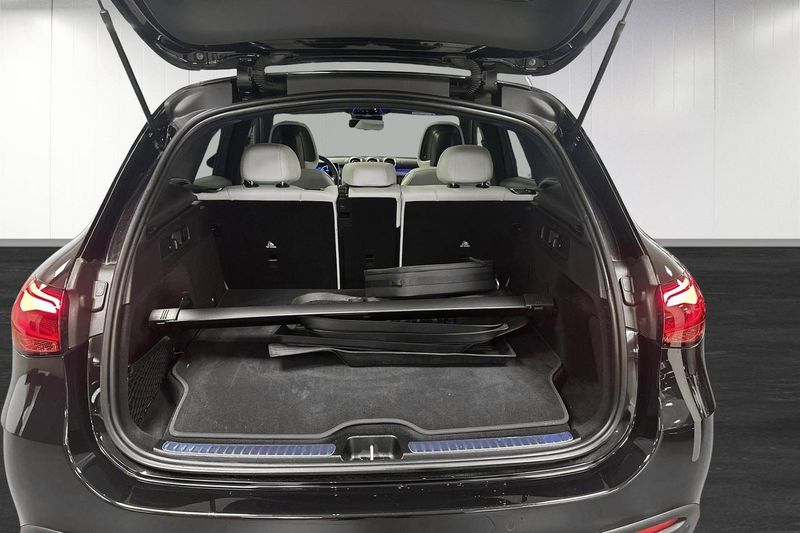 Mercedes GLC300 bild 13