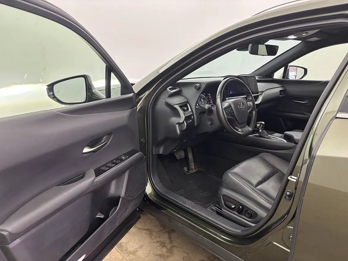 Vehicle image 11