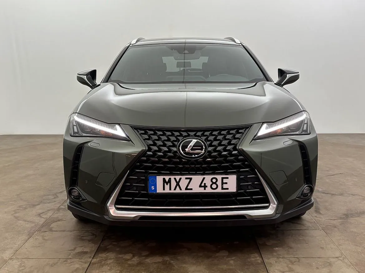 Vehicle image 8