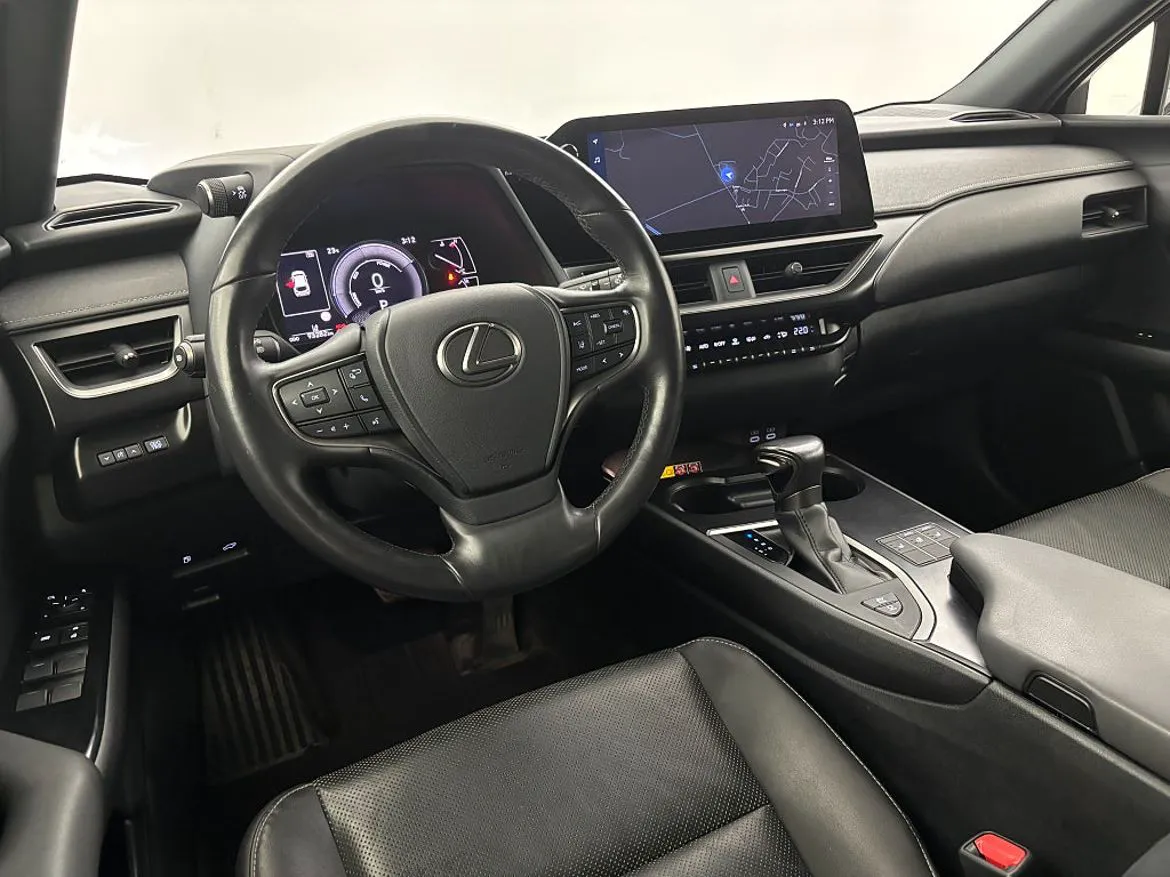 Vehicle image 15