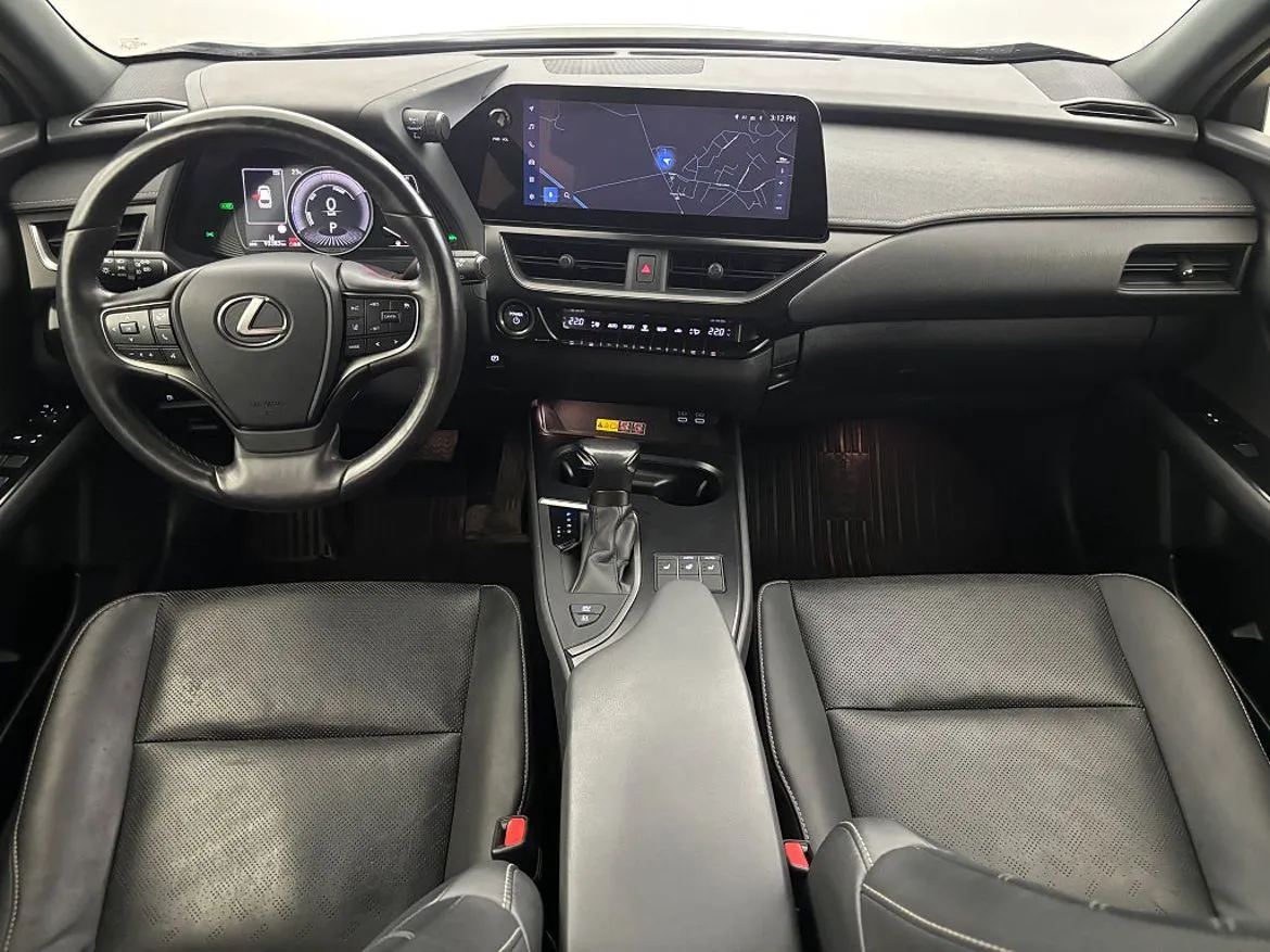 Vehicle image 16