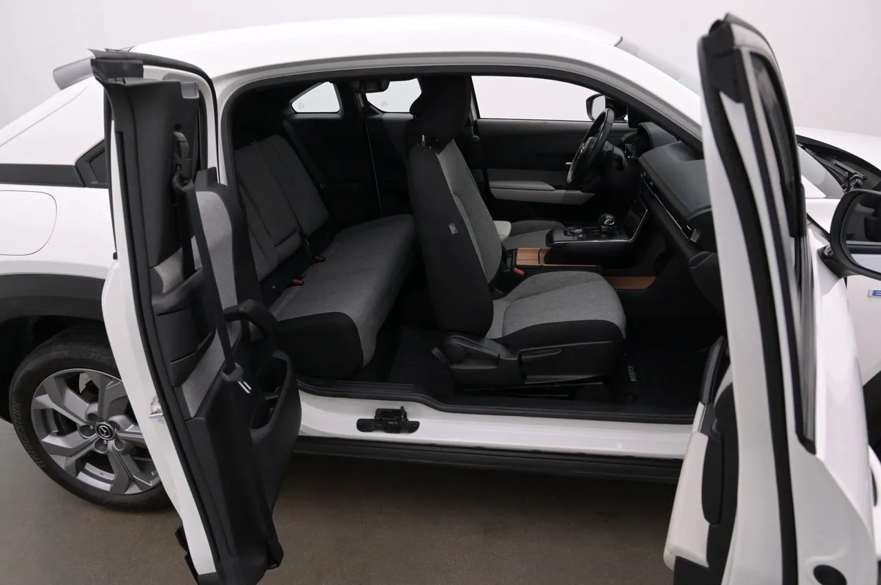 Vehicle image 21