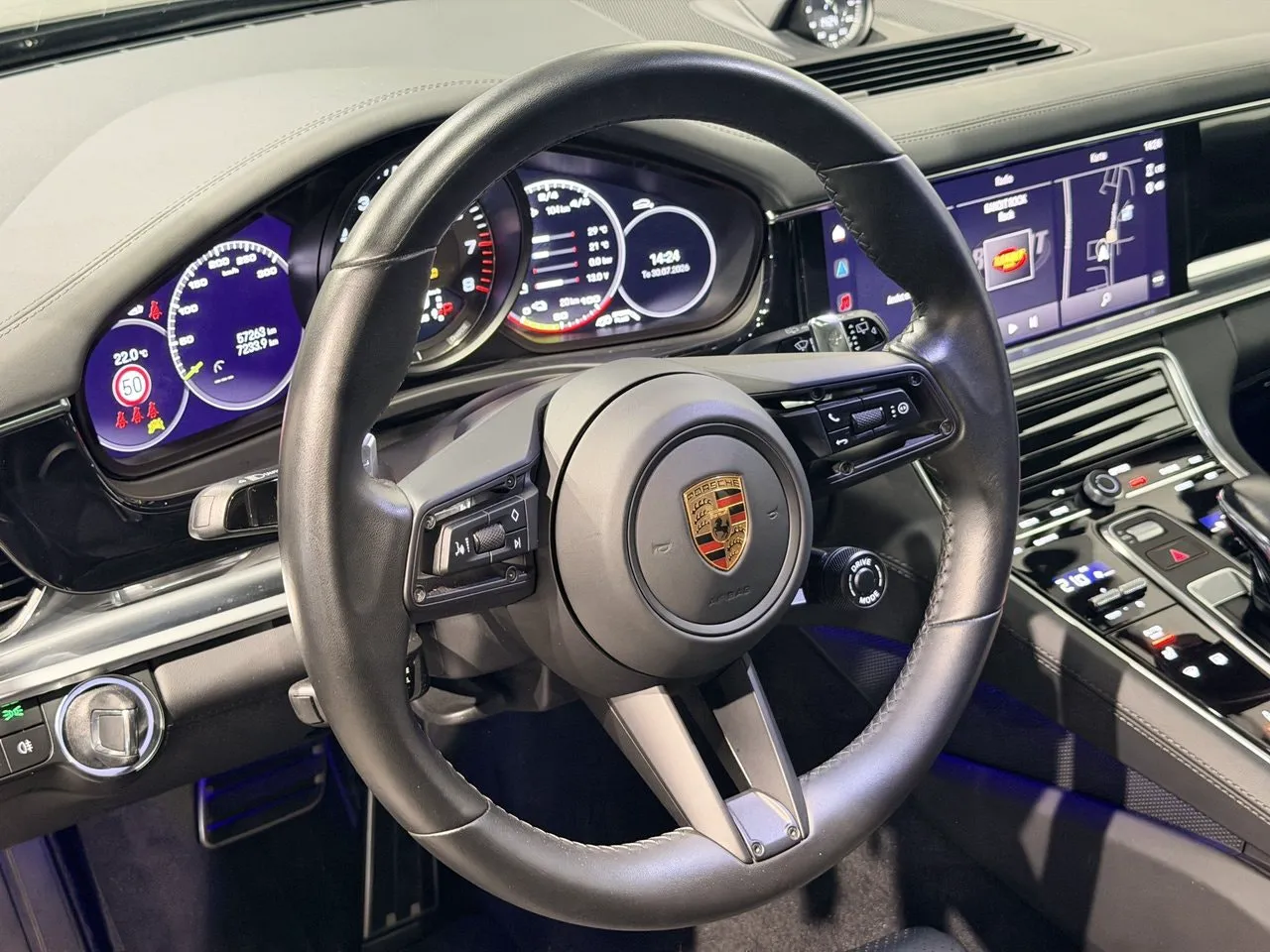 Vehicle image 18