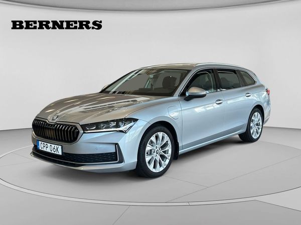 Skoda Superb iV Combi DSG Sekventiell, 204hk/Drag/Värmare - 2025