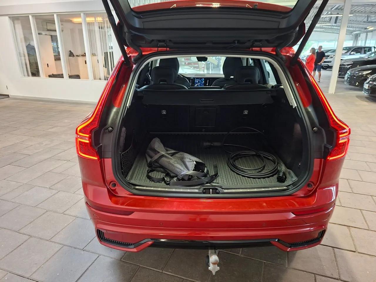 Vehicle image 14