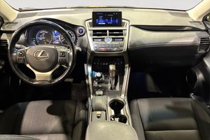 Lexus NX bild 11