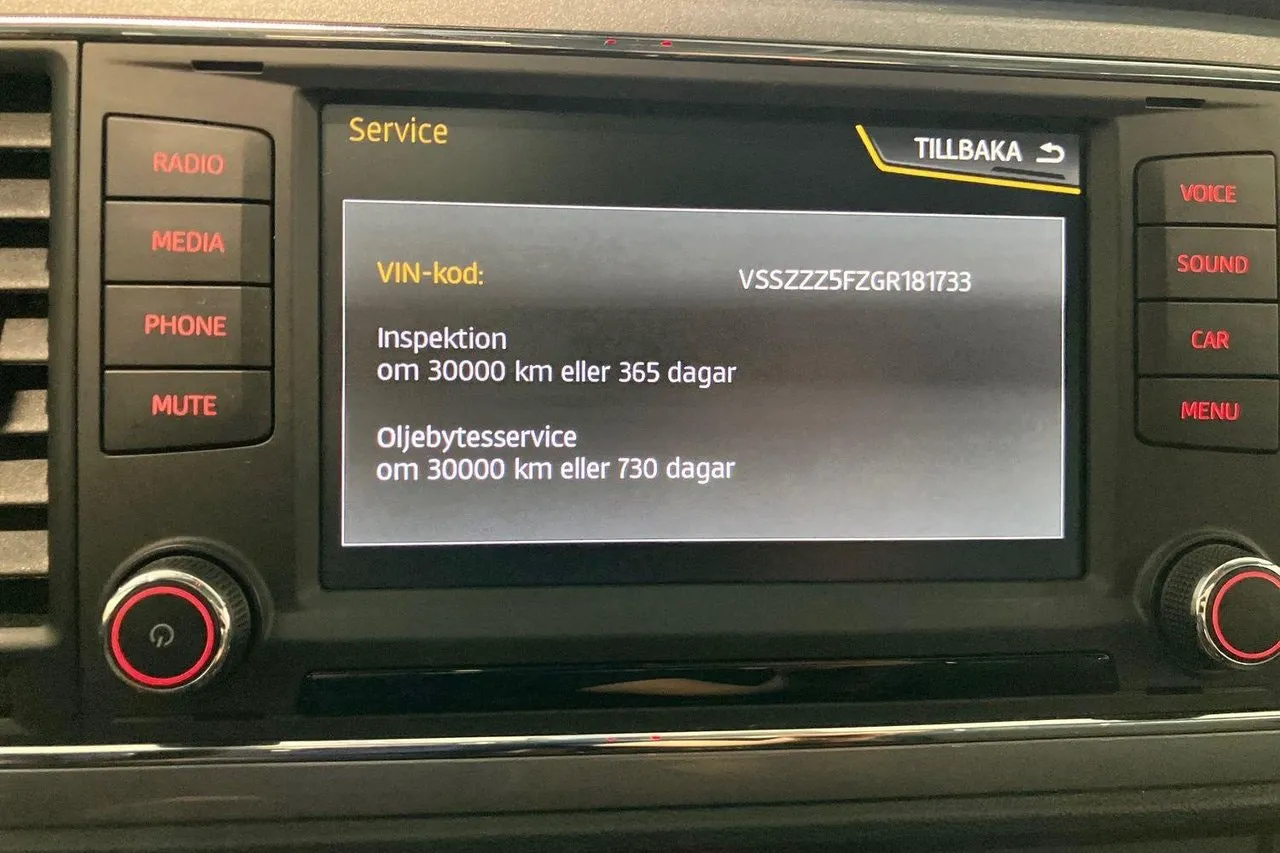 Vehicle image 16