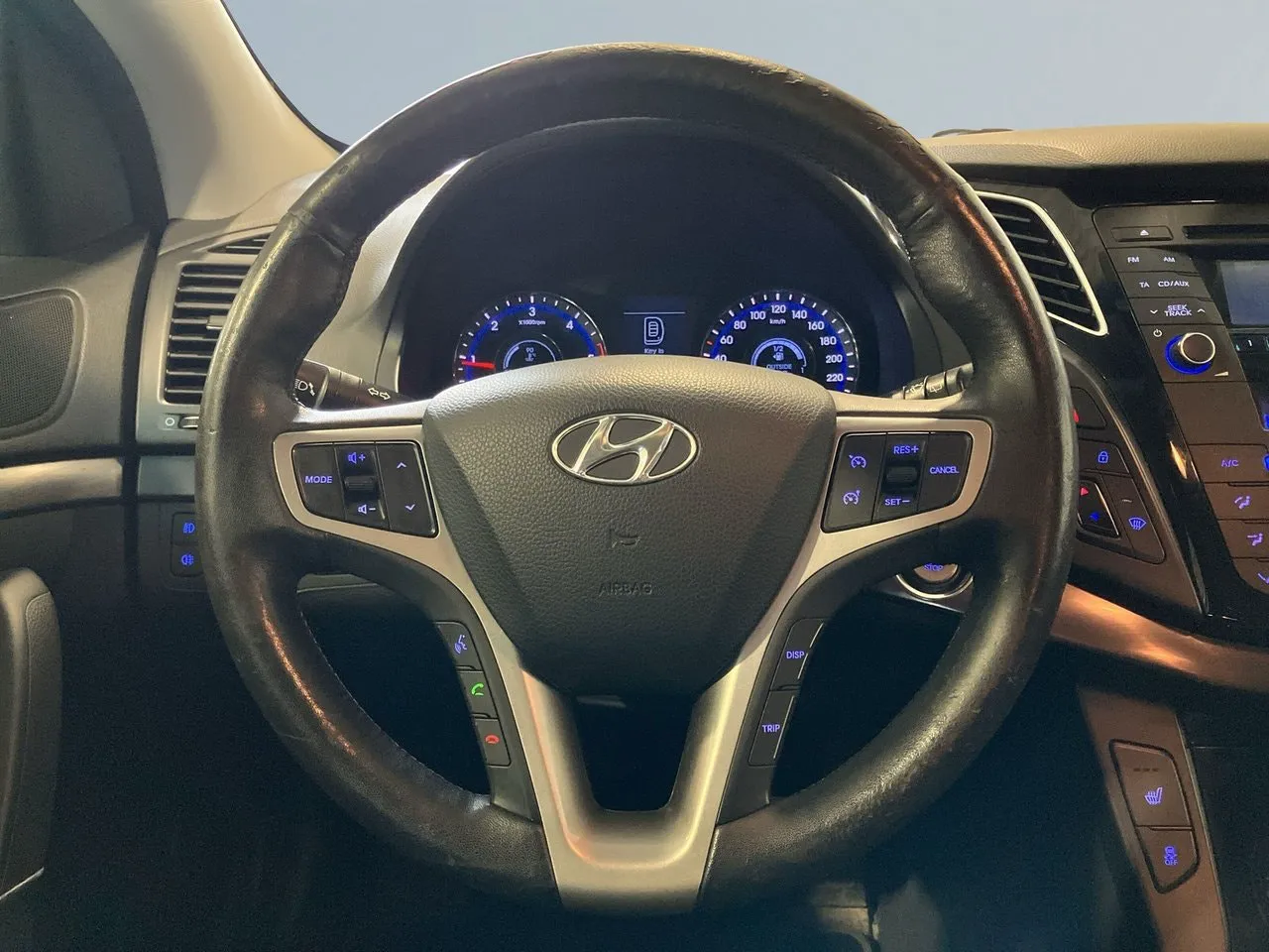 Vehicle image 14