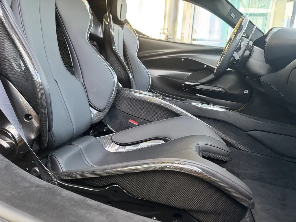 Vehicle image 24