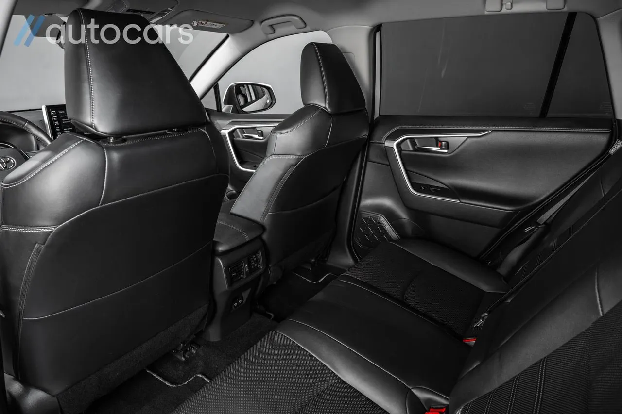 Vehicle image 30