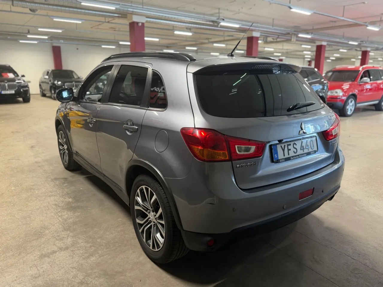 Vehicle image 4