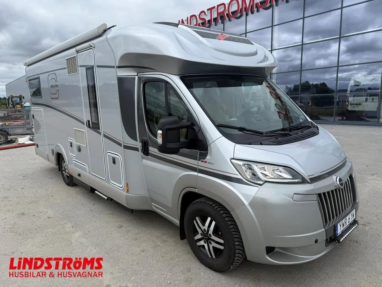 Vehicle image 23