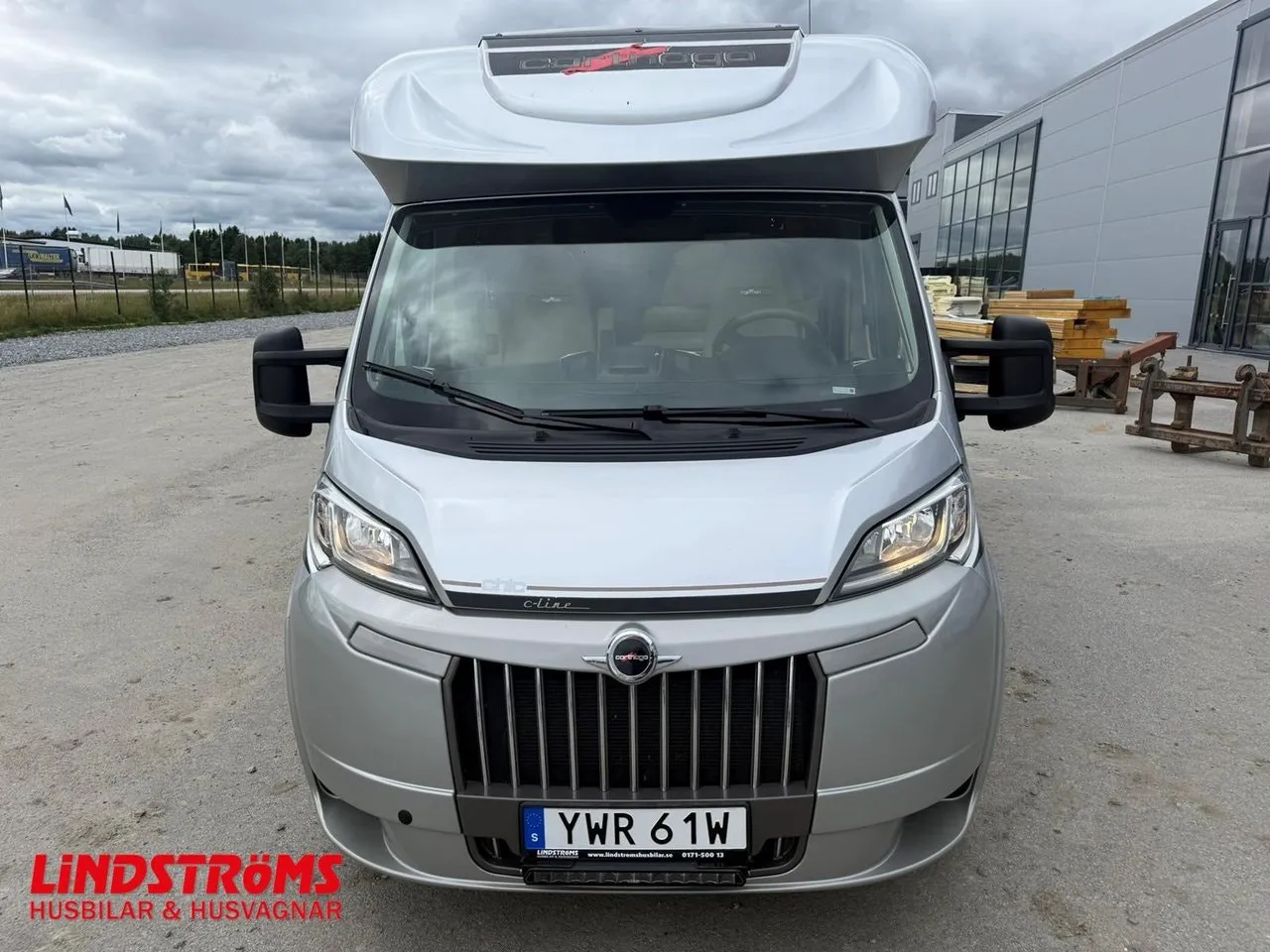 Vehicle image 24