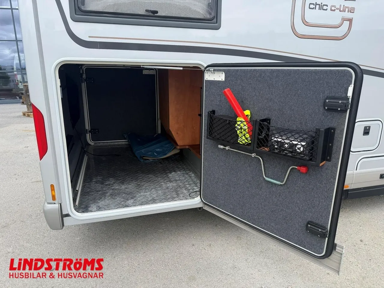 Vehicle image 21