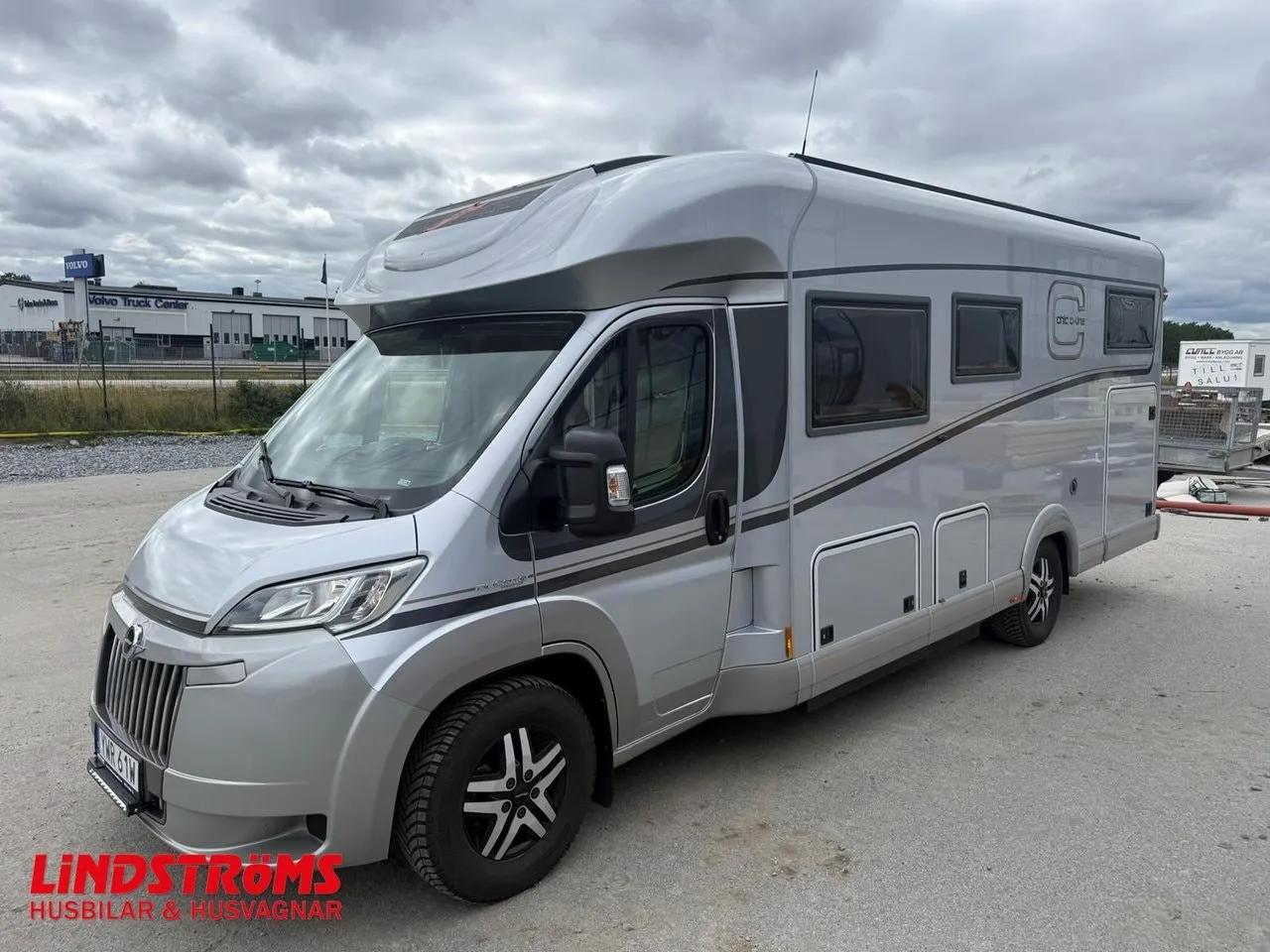 Vehicle image 25