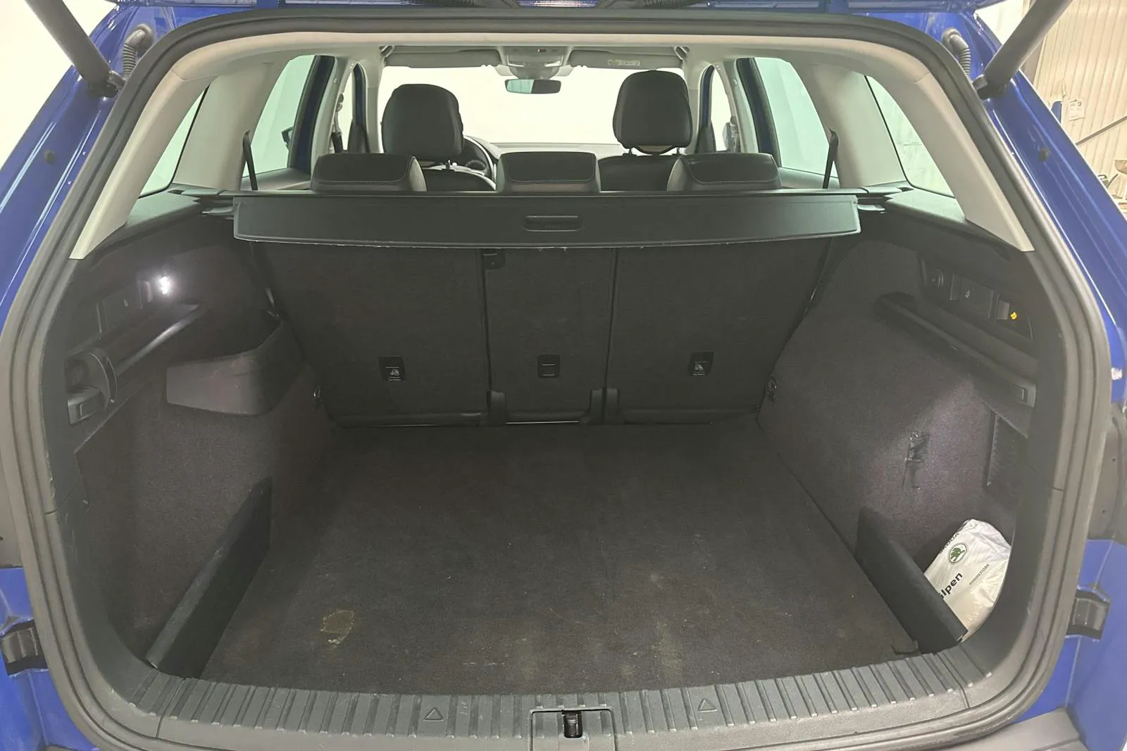 Vehicle image 8