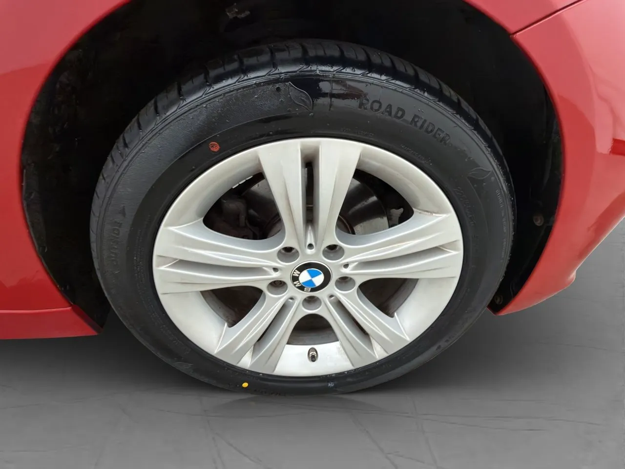 Vehicle image 30