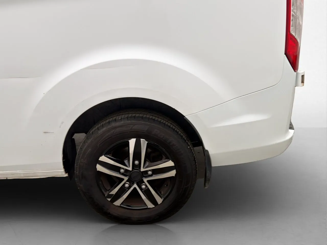 Vehicle image 35