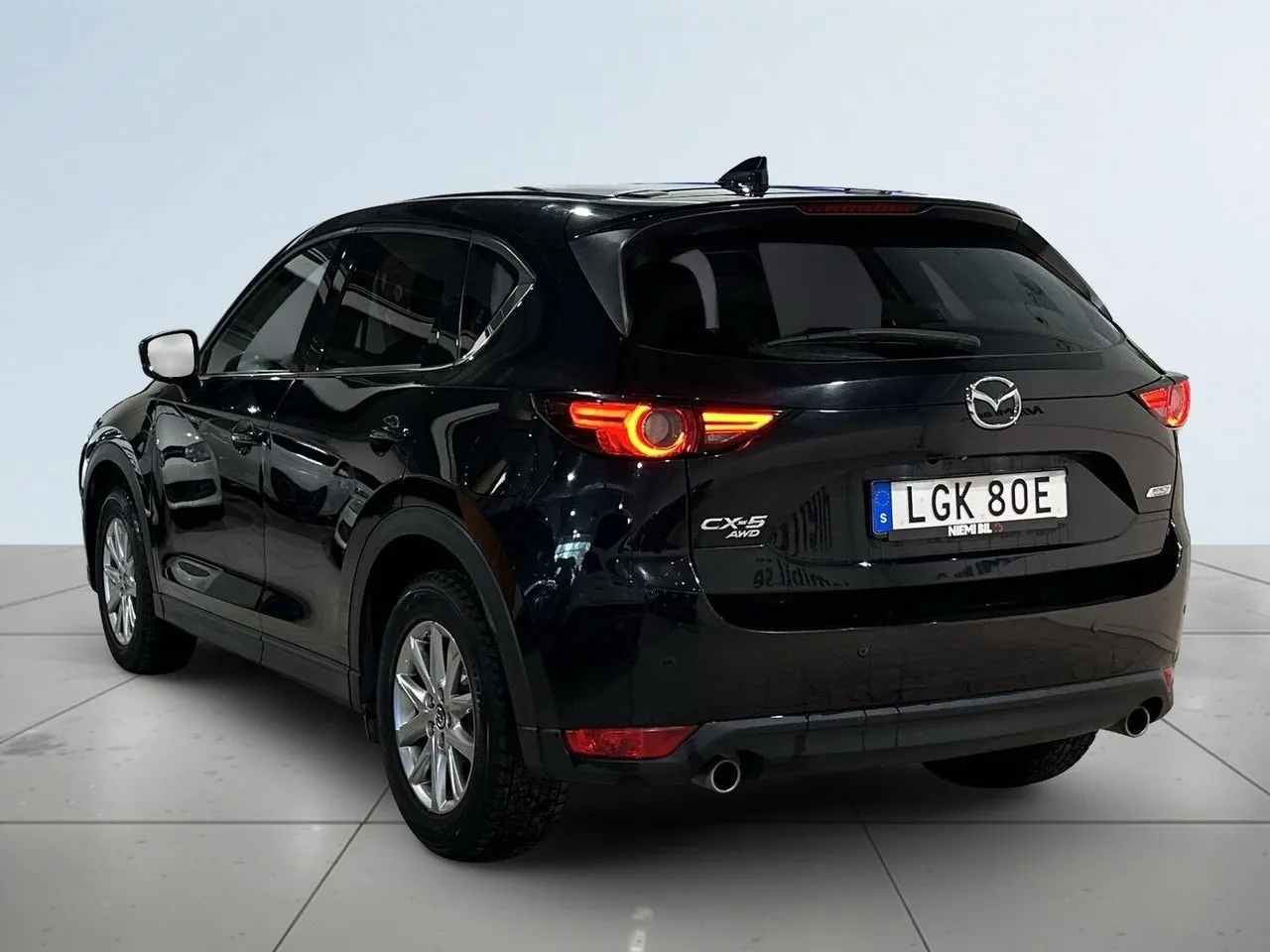 Vehicle image 4