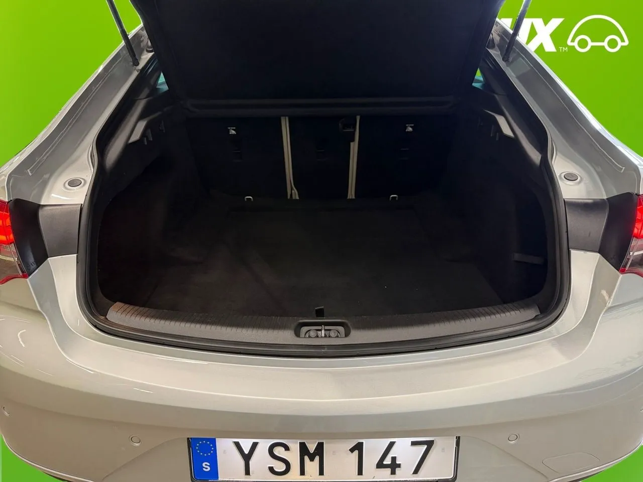 Vehicle image 15