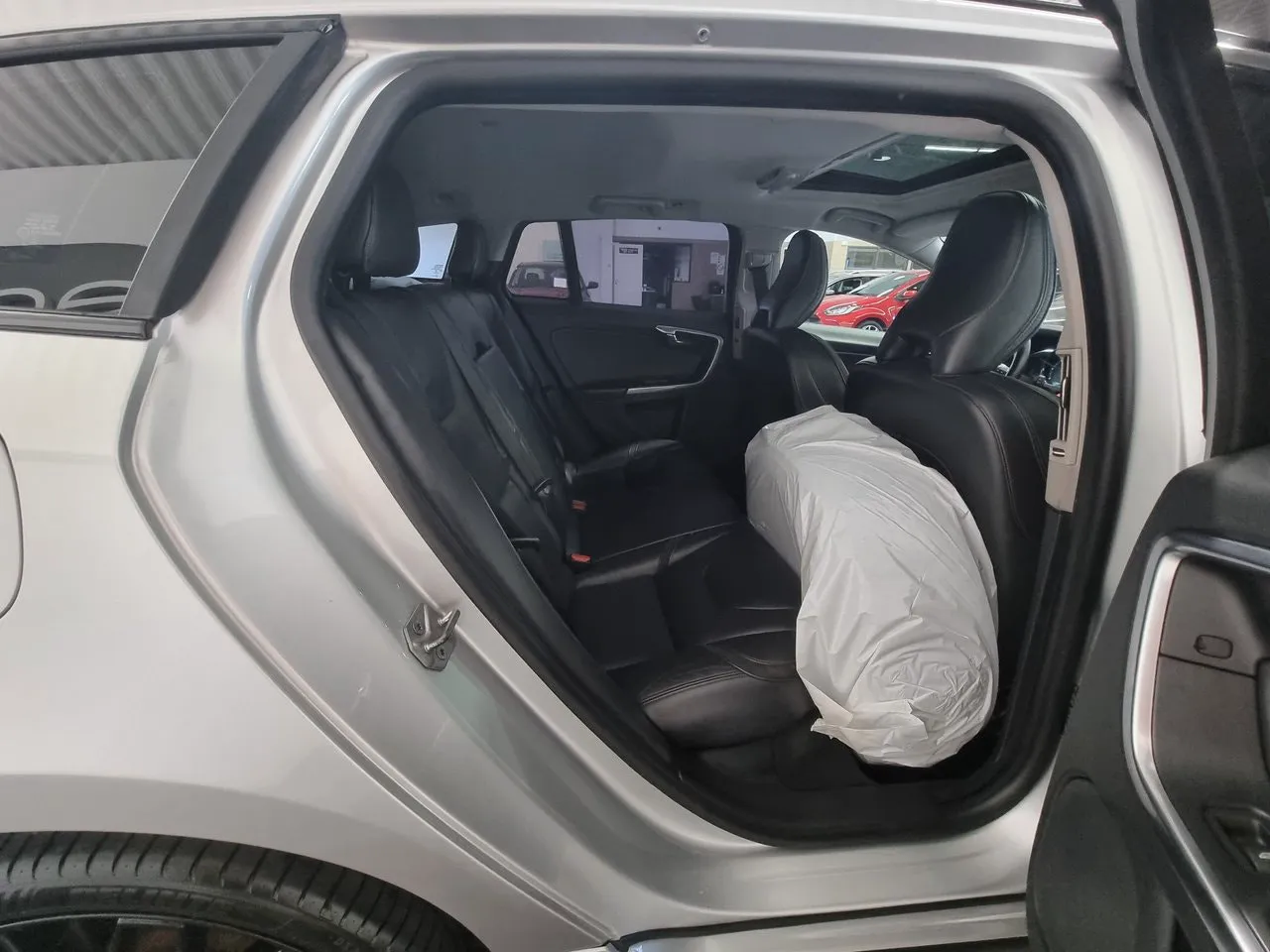 Vehicle image 17